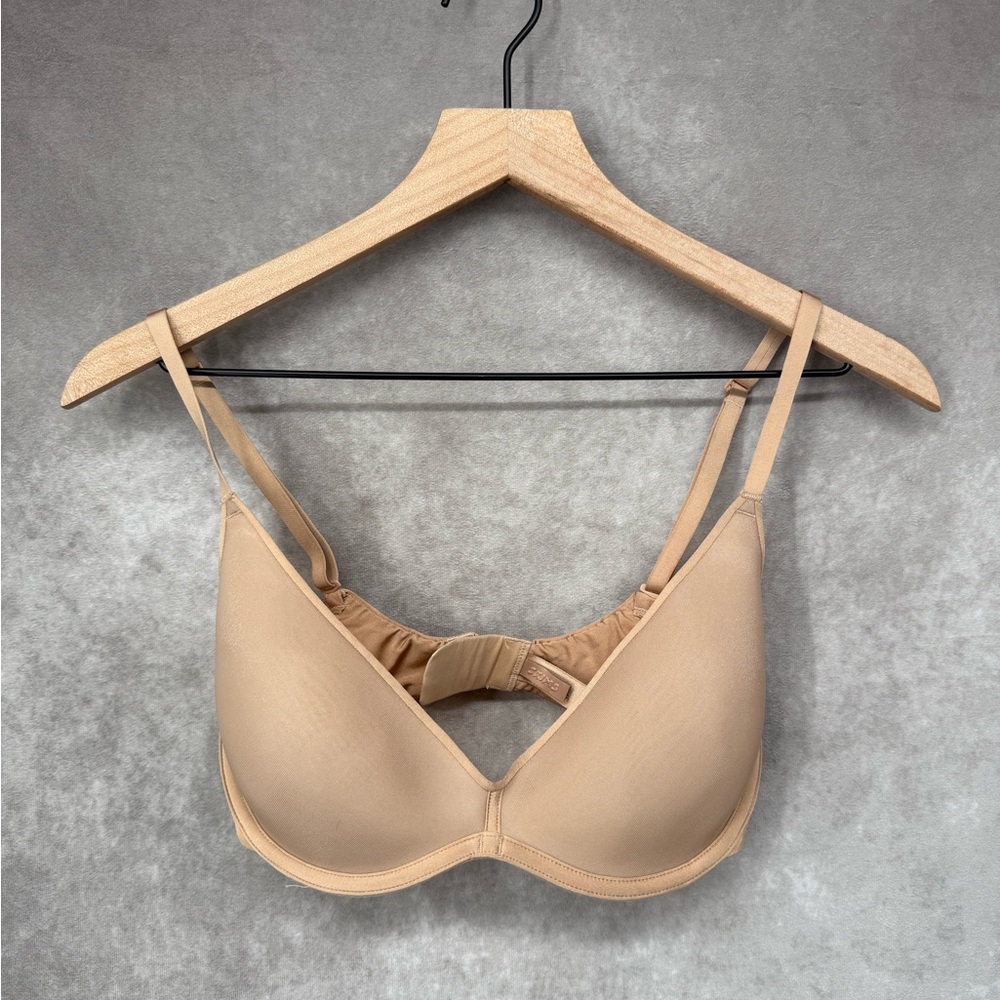 Skims Weightless Scoop Nude Bra 34D